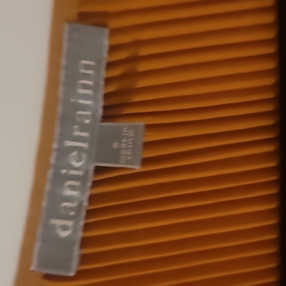 Daniel Rainn, S, long sleeve, textured , mustard color blouse - Picture 2 of 3